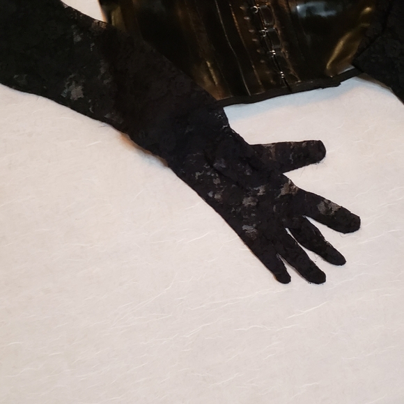 Latex Hook n Eye Corset - Picture 5 of 7